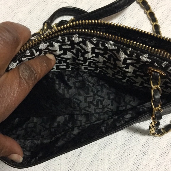 DKNY shoulder purse. - Picture 5 of 7
